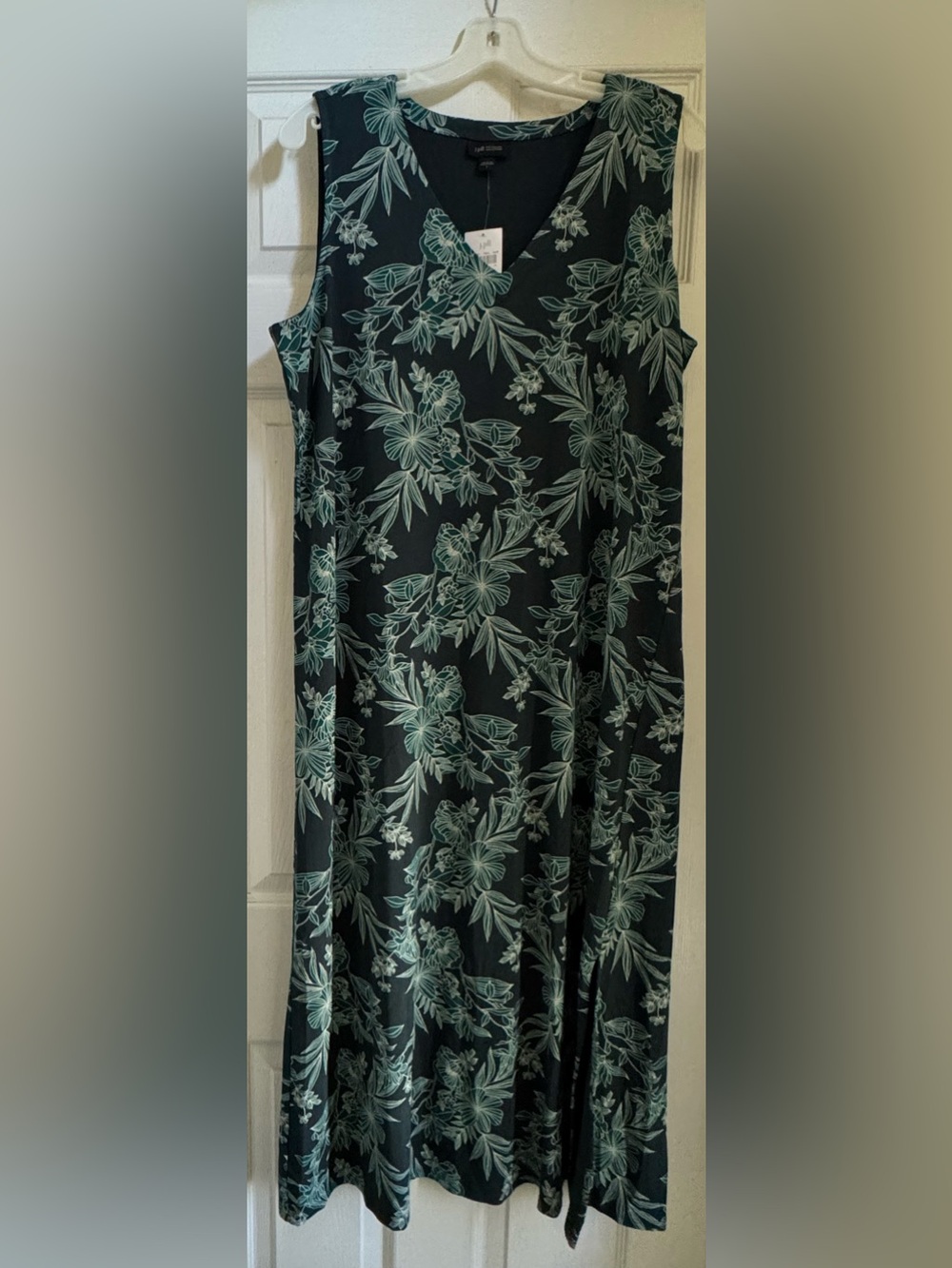 NWT JJill Sleeveless V-Neck Green Maxi Dress with Floral Print